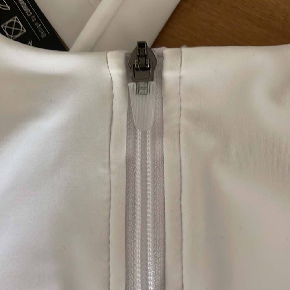 White Front Zip Sports BRA by Cordaw. High Support. Removable pads. Size L. New! - Picture 4 of 9